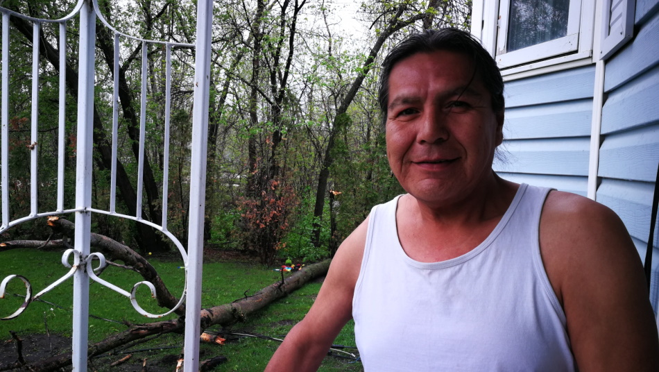 Dakota Tipi First Nation residents heard crash and find live powerline in front lawn portals